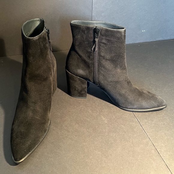 Stuart Weitzman Black Suede Boot - Picture 4 of 12